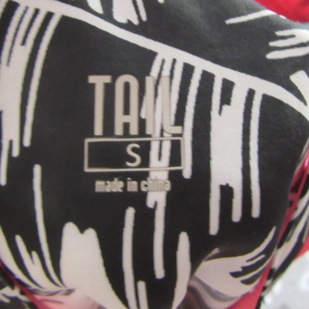 Tail Patti Athletic Top Chalet Black/White Palms in Size Small - Picture 6 of 6